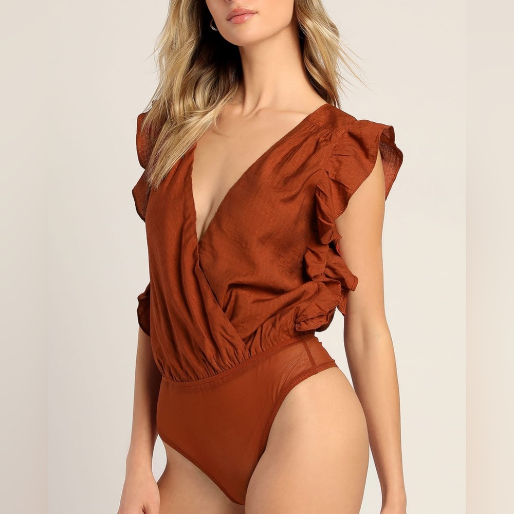 Lulu’s Red rust ruffled bodysuit size MEDIUM